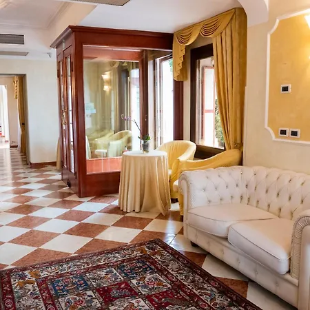 Russo Palace Szálloda 4*