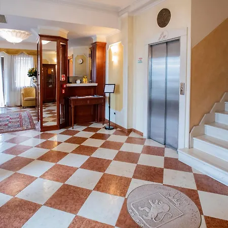 Russo Palace 4* Venedigs Lido