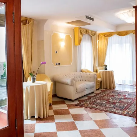 Готель Russo Palace 4*