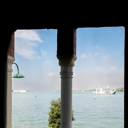Russo Palace Venedigs Lido