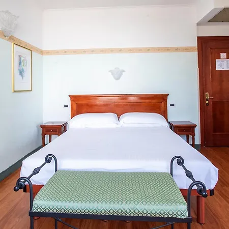 Готель Russo Palace 4*