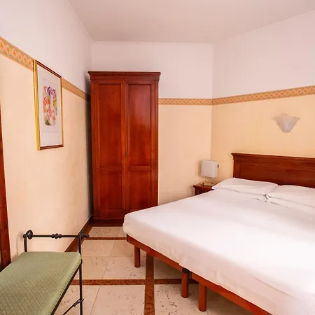 Russo Palace Venedigs Lido