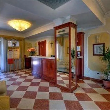 Russo Palace Venedigs Lido