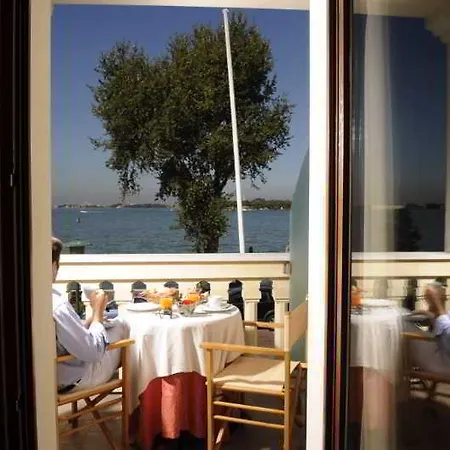 Готель Russo Palace Lido di Venezia
