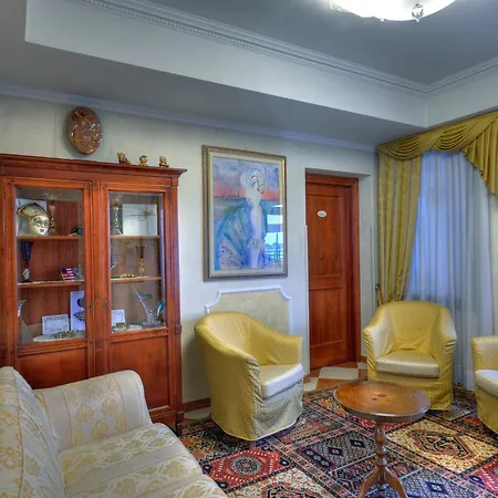 Russo Palace Venedigs Lido