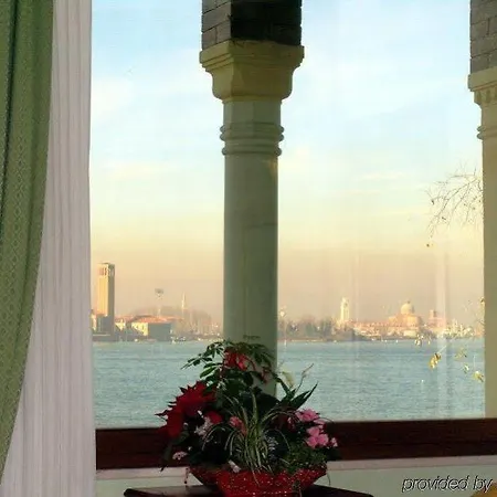 Russo Palace Готель 4*