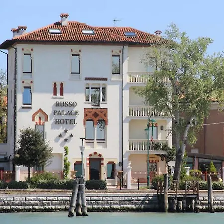 Russo Palace Otel