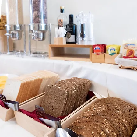 روسو بالاس فندق البندقية-ليدو