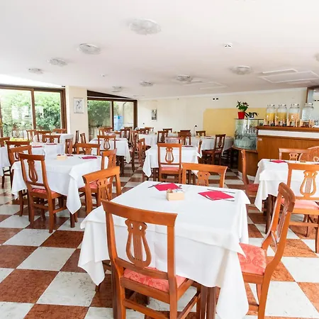 روسو بالاس 4*