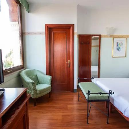 روسو بالاس فندق