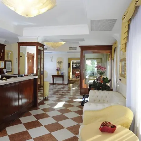 Russo Palace 4* Λίντο της Βενετίας