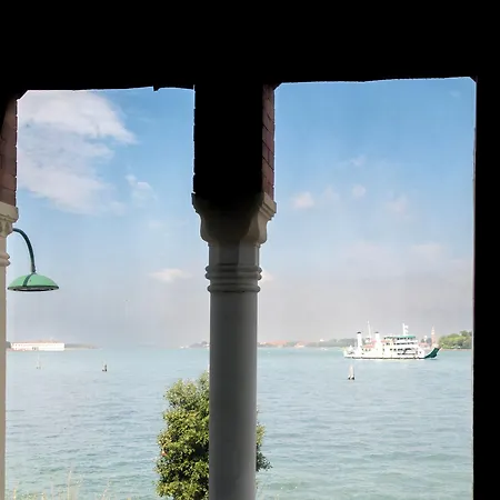 Russo Palace Ξενοδοχείο 4*