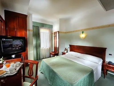 ルッソ パレス 4*