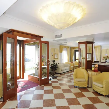 فندق روسو بالاس 4*