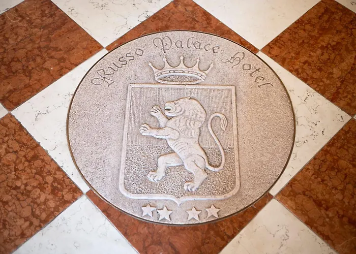 Russo Palace Отель