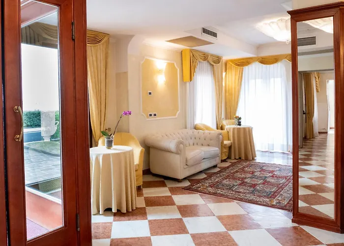 Отель Russo Palace 4*