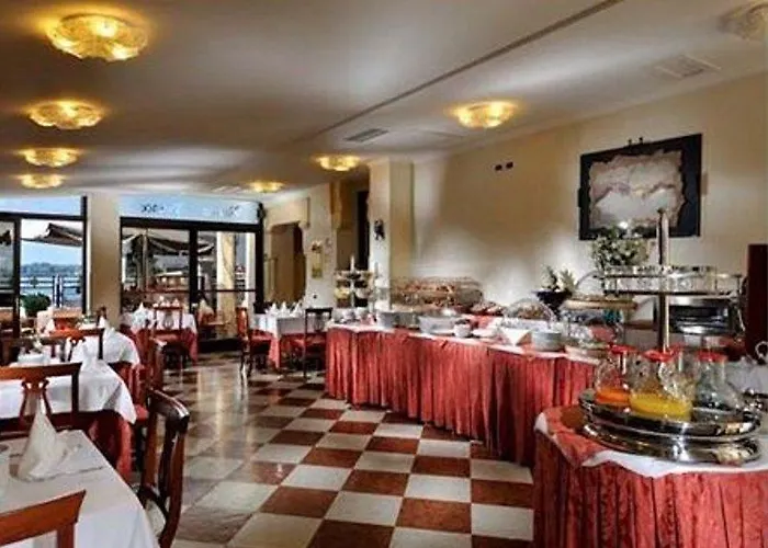 Ξενοδοχείο Russo Palace 4*
