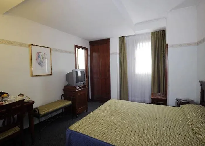 Russo Palace Отель