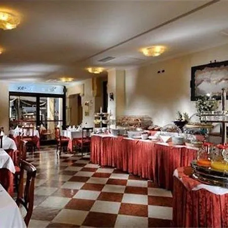 فندق روسو بالاس 4*