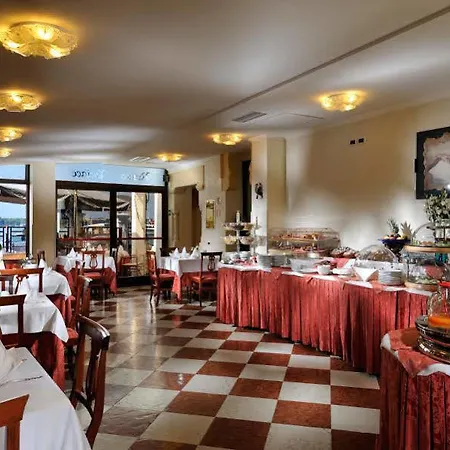فندق روسو بالاس 4*